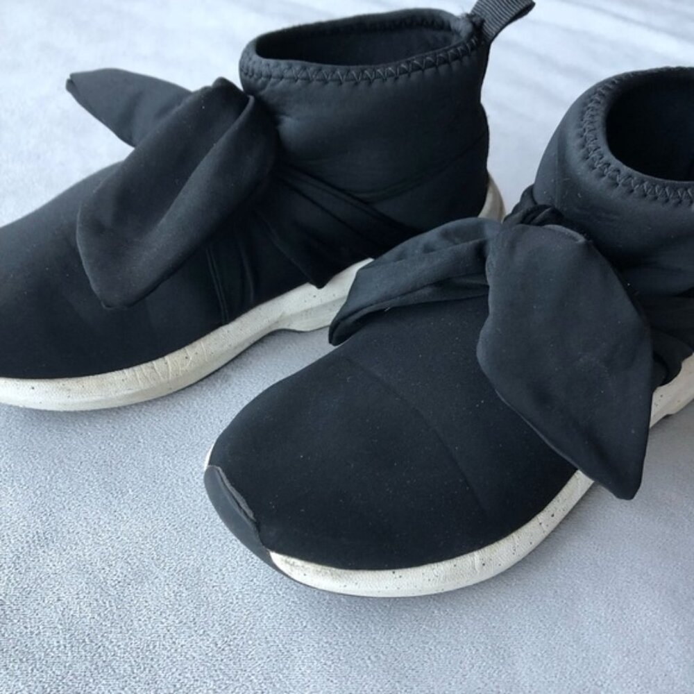 Zara ~ Slip On with Bow Detail ~ Kids Size 35